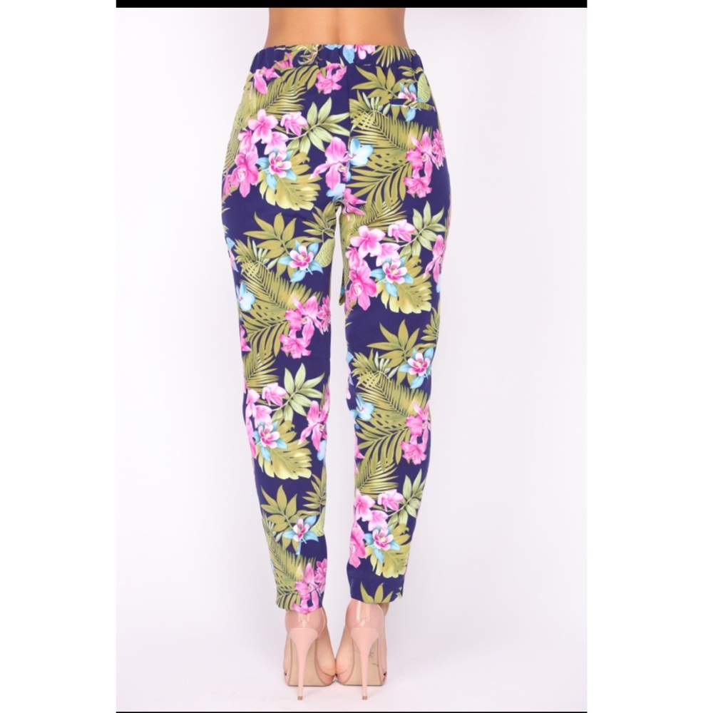✨✨High Waist Floral Pants✨✨